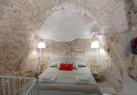 Cà Giò Bed and Breakfast: un angolo di eleganza e comfort, con dettagli che richiamano la tradizione e il calore dell'ospitalità locale di Ostuni.