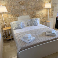 Camera elegante nel centro storico di Ostuni – Soggiorno di charme